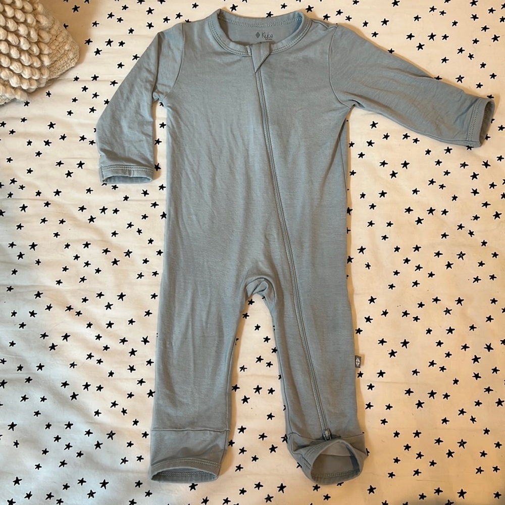 Gently Worn Kyte Baby Zippered Romper [3-6mo - Fog]